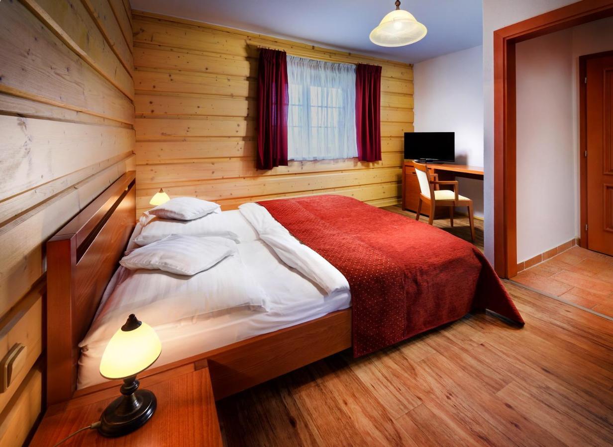 Green Inn Hotel Ostravice Buitenkant foto